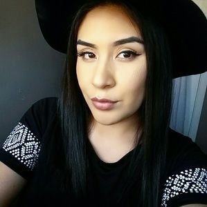 Meet your Posher, Yennifer