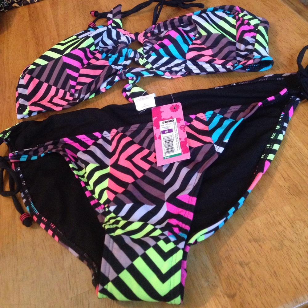 *new with tags* Xhilaration geo print bikini