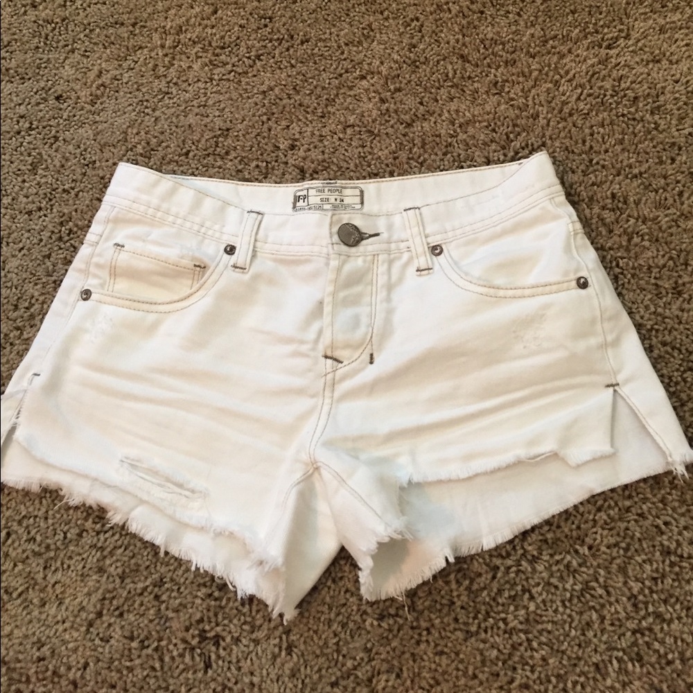 Free People size 24 white denim shorts