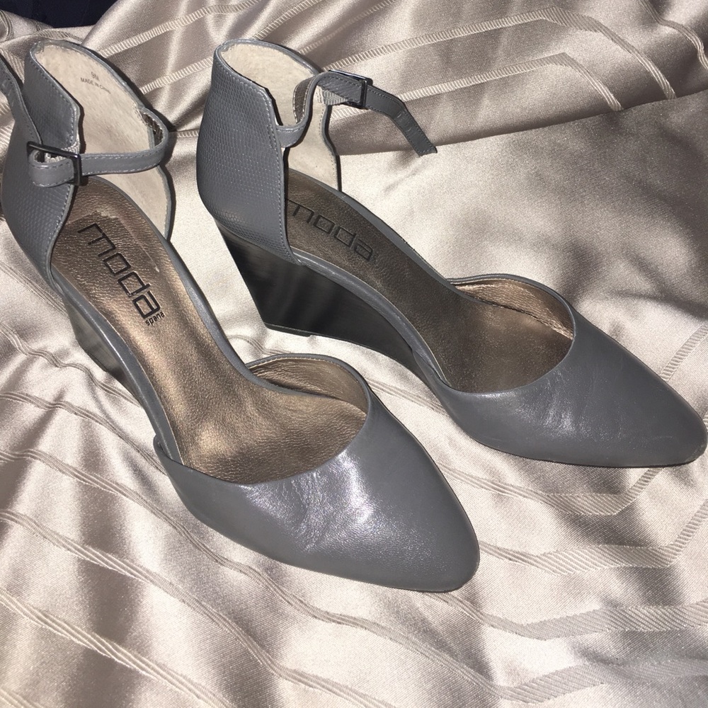 Moda ankle strap wedge heels