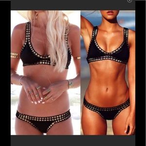 👙Black and Gold Bikini!👙