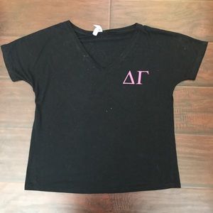 Delta Gamma v-neck shirt