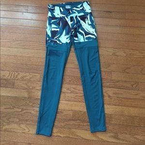 NIKKI BLACKKETTER. SMALL LEGGING