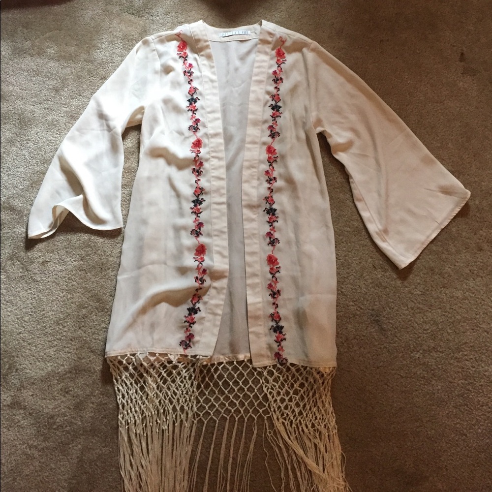 Modcloth/Potter's Pot robe/shawl/kimono embroidery