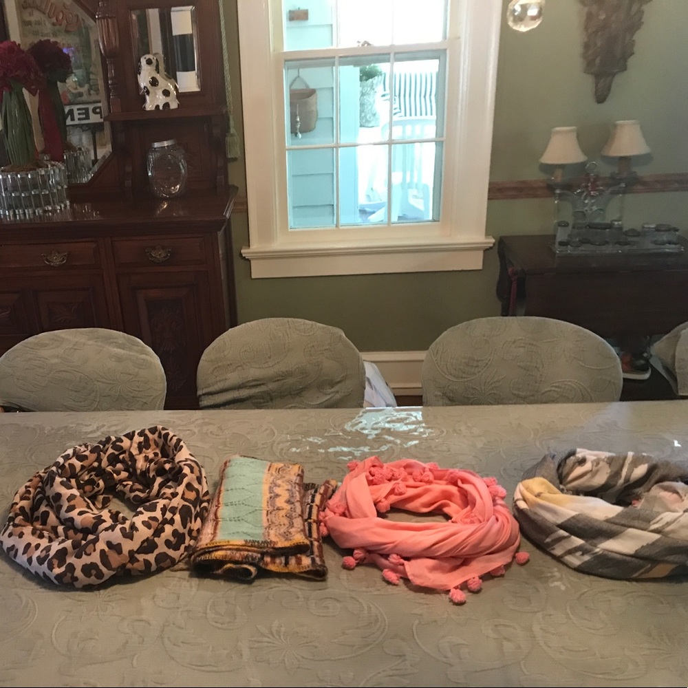 NWT Cheetah Print Infinity Scarf - Picture 2 of 4