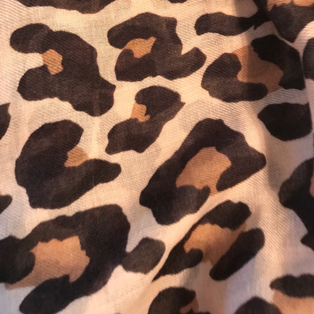 NWT Cheetah Print Infinity Scarf - Picture 4 of 4