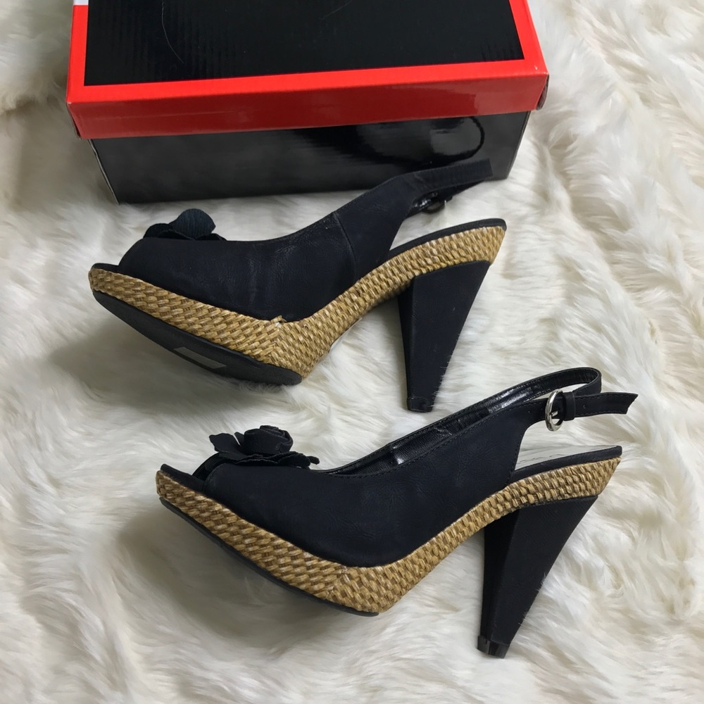 *SOLD*Bucco Heel Espadrille Sandal Black 8.5 NIB - Picture 1 of 8