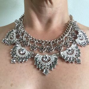 Elegant statement necklace