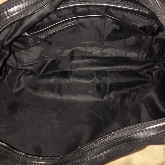 TOMMY HILFIGER SMALL SHOULDER BAG - Picture 6 of 6