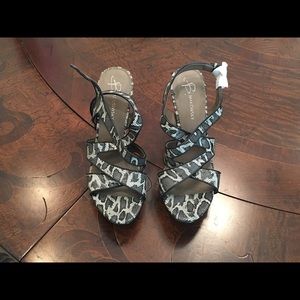 Platform sandals