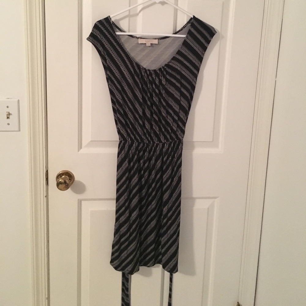 Black and white LOFT dress EEUC size XS