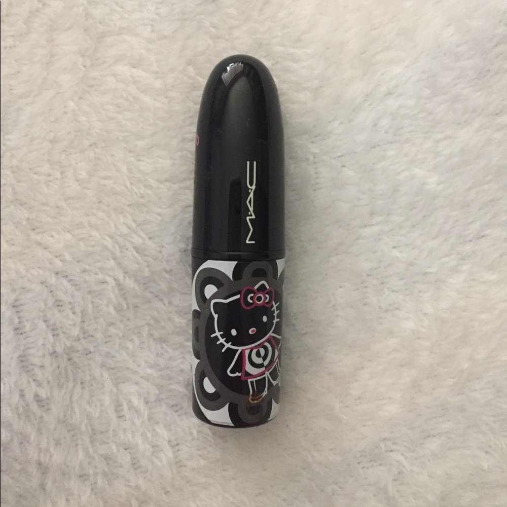 MAC COSMETICS HELLO KITTY LIPSTICK