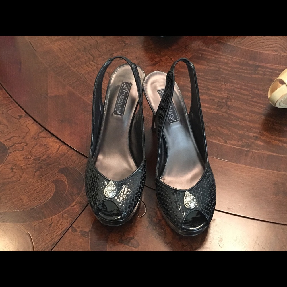 Open toe sandals
