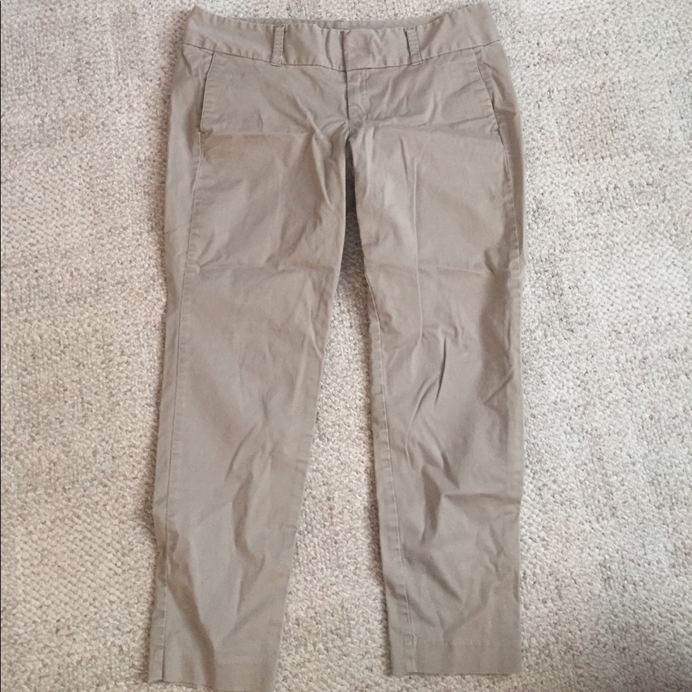 Women's Ankle length khaki pants.