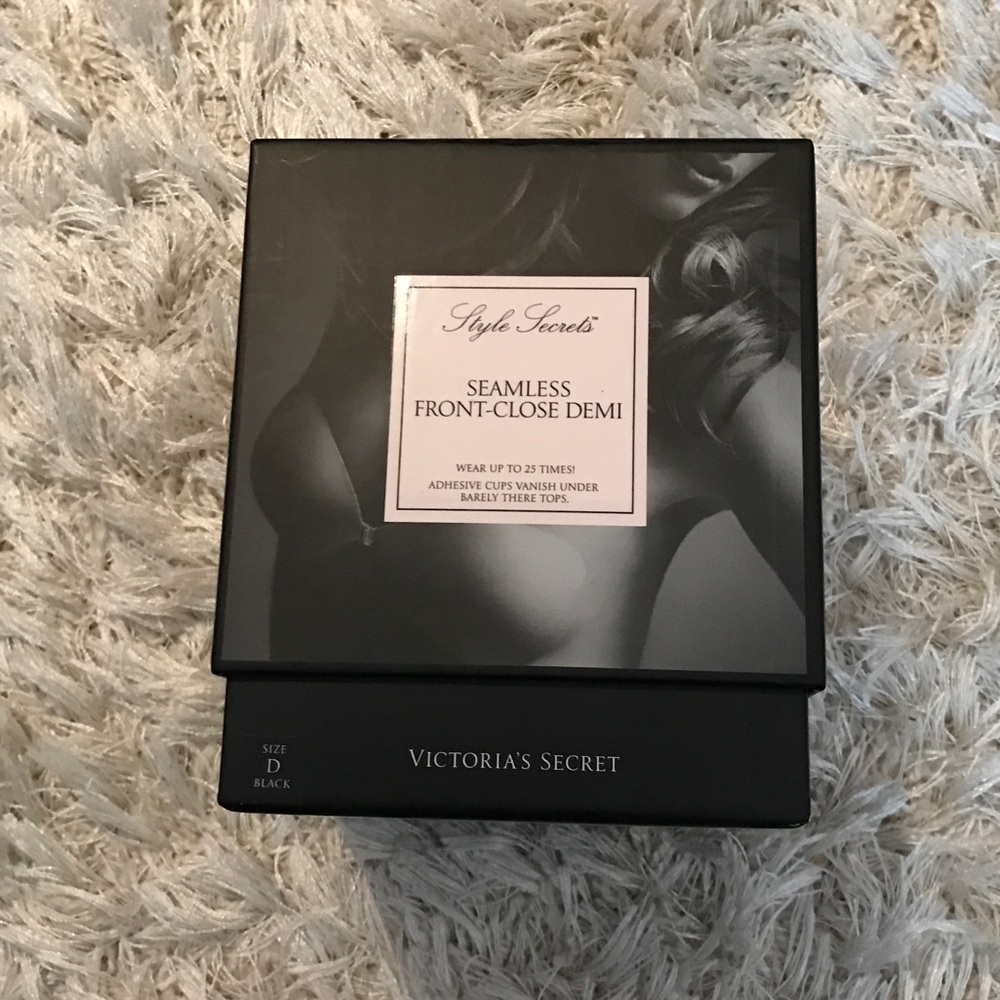 New Victoria secret seamless front close by bra D