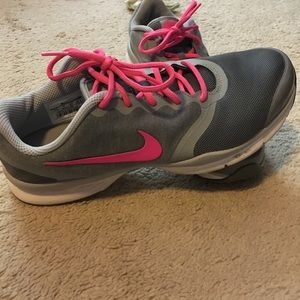 Nike tennis training shoes sz 9.5