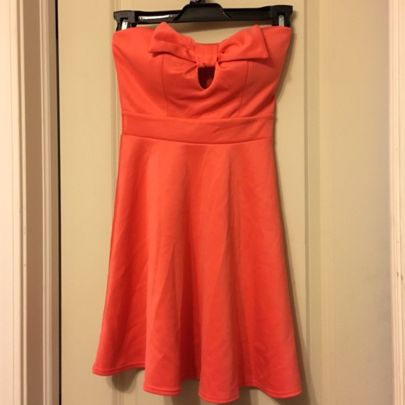 LAST CHANCE BEFORE DONATING Never worn! Strapless Coral Mermaid Bow Dress XS - Picture 2 of 6