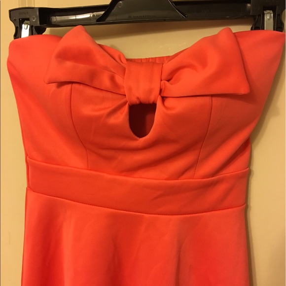 LAST CHANCE BEFORE DONATING Never worn! Strapless Coral Mermaid Bow Dress XS - Picture 4 of 6