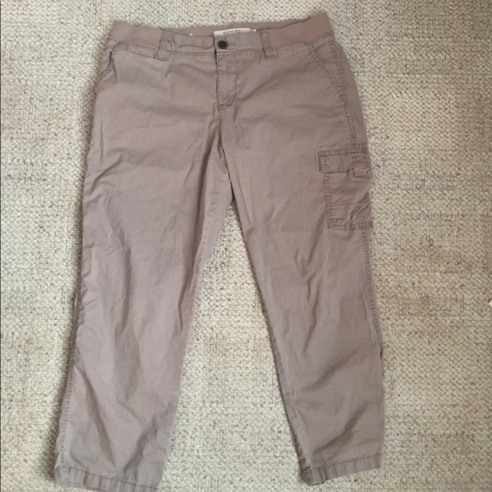 Mid rise Capris