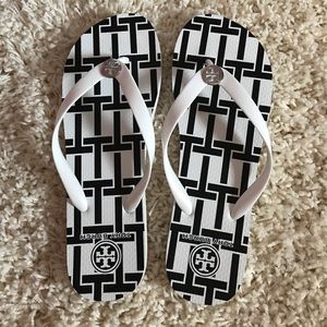 Tory burch flip flops