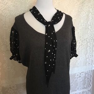 Skull short sleeve sweater