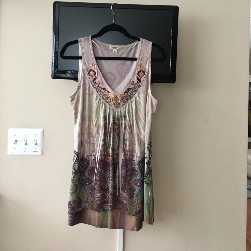 Patterned tank with embroidered neckline
