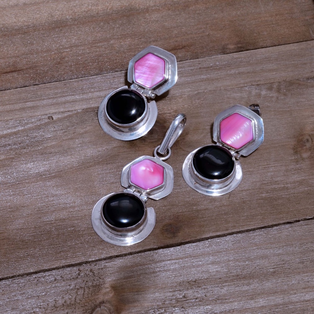 925 Conch and Onyx Earrings & Pendant