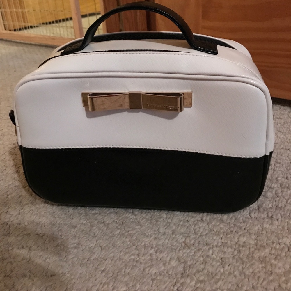 VS travel makeup bag