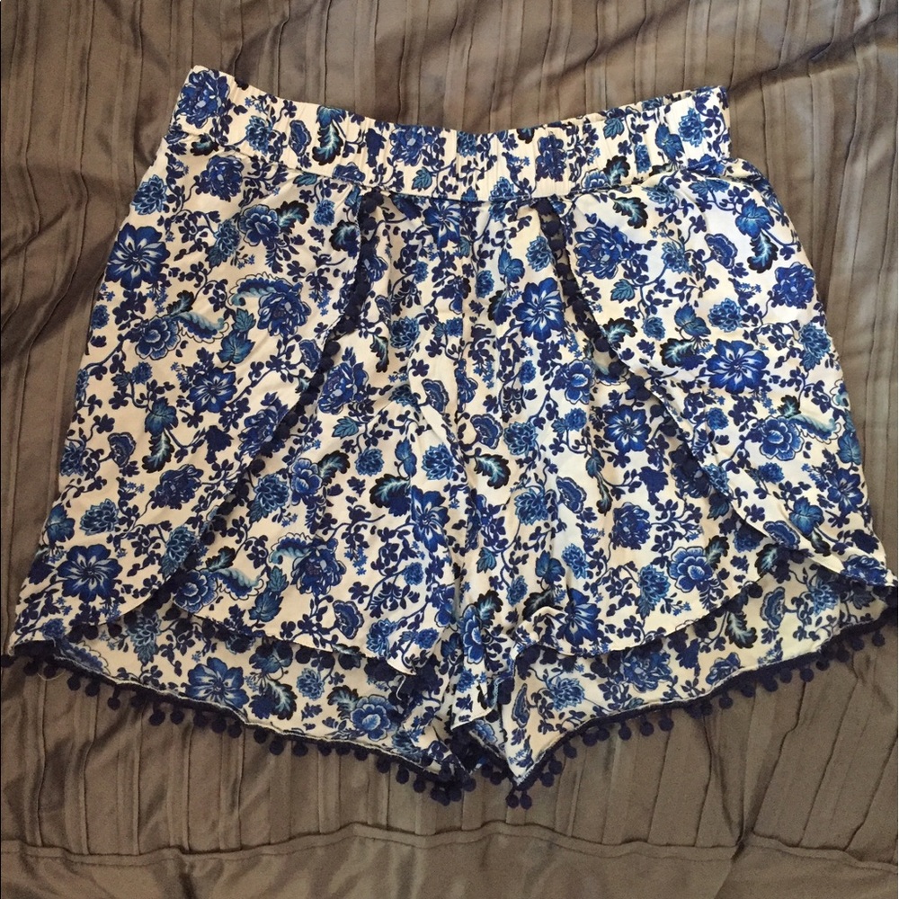 Forever 21 flows floral shorts