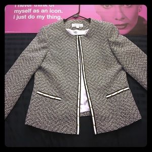 Tahari Open Front Collarless Cropped Blazer