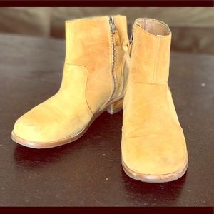Olukai comfi cowboy boots
