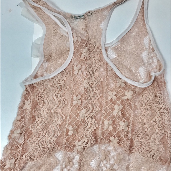 😸This is a really cute Lacey shirt with a big bow - Picture 4 of 6