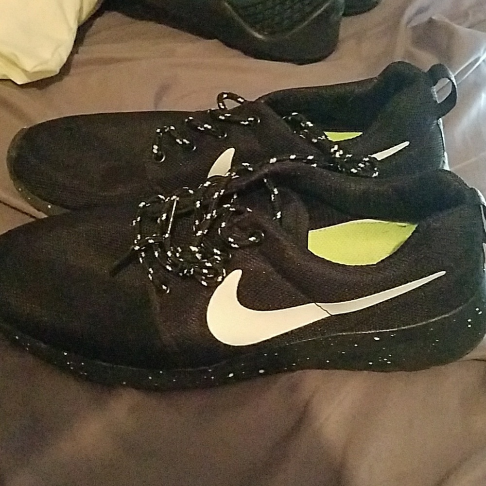 Nike roshe run non authentic
