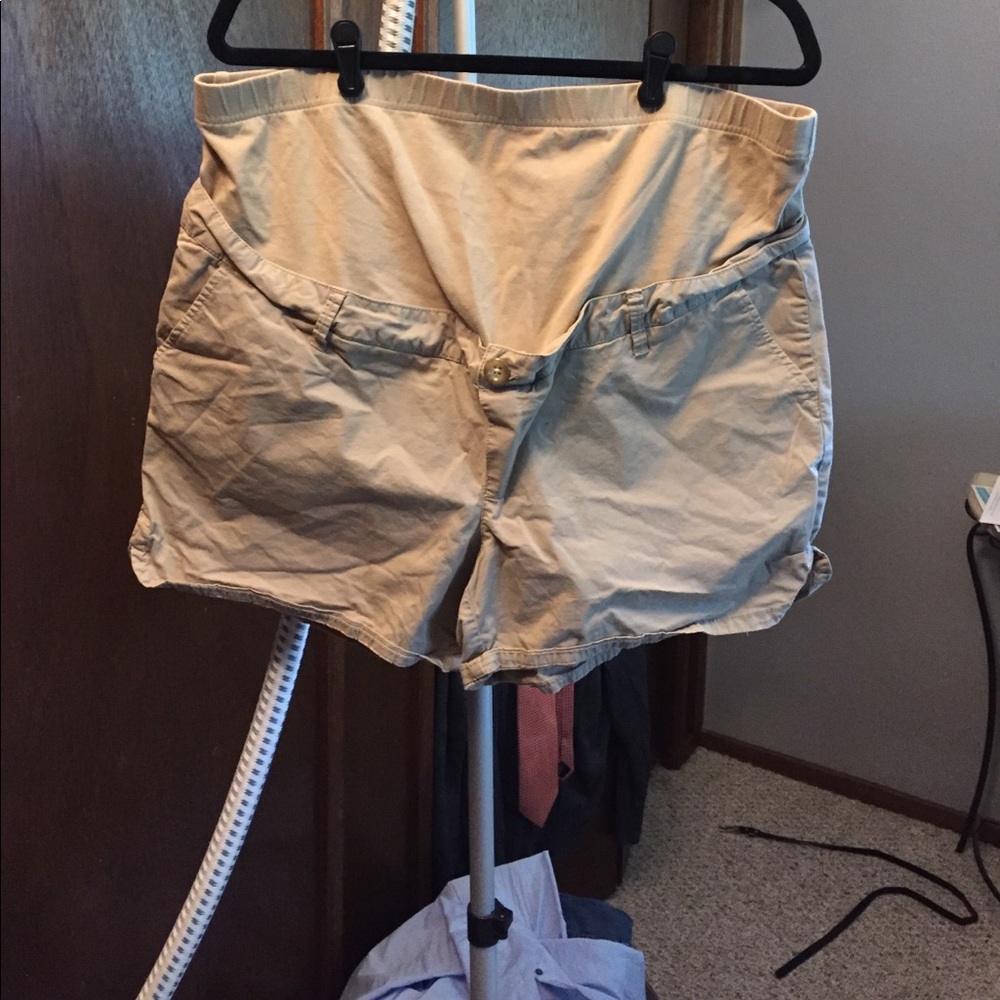 Old navy maternity shorts.