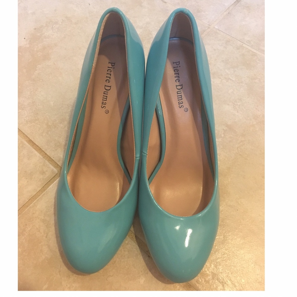 Pierre Dumas blue heels!