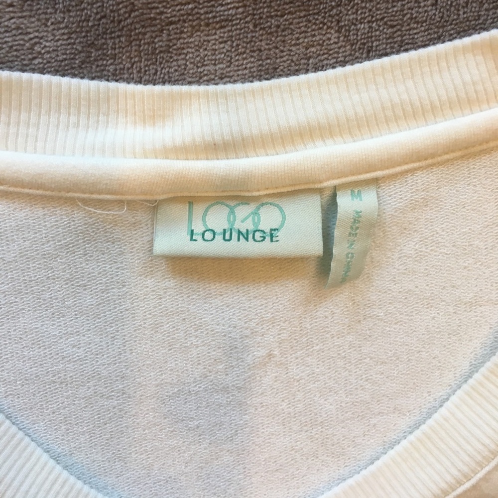 LOGO Lounge cream top. Size M. - Picture 2 of 3
