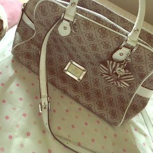 Cross body Guess purse