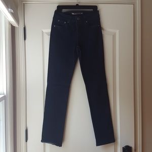 Levis Classic Rise Slim Leg size 25 Jeans