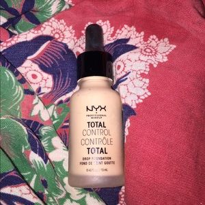 NYX Total Control Light Ivory