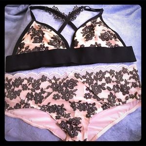 Black Flower Bralette & Panty Set 🖤🌸
