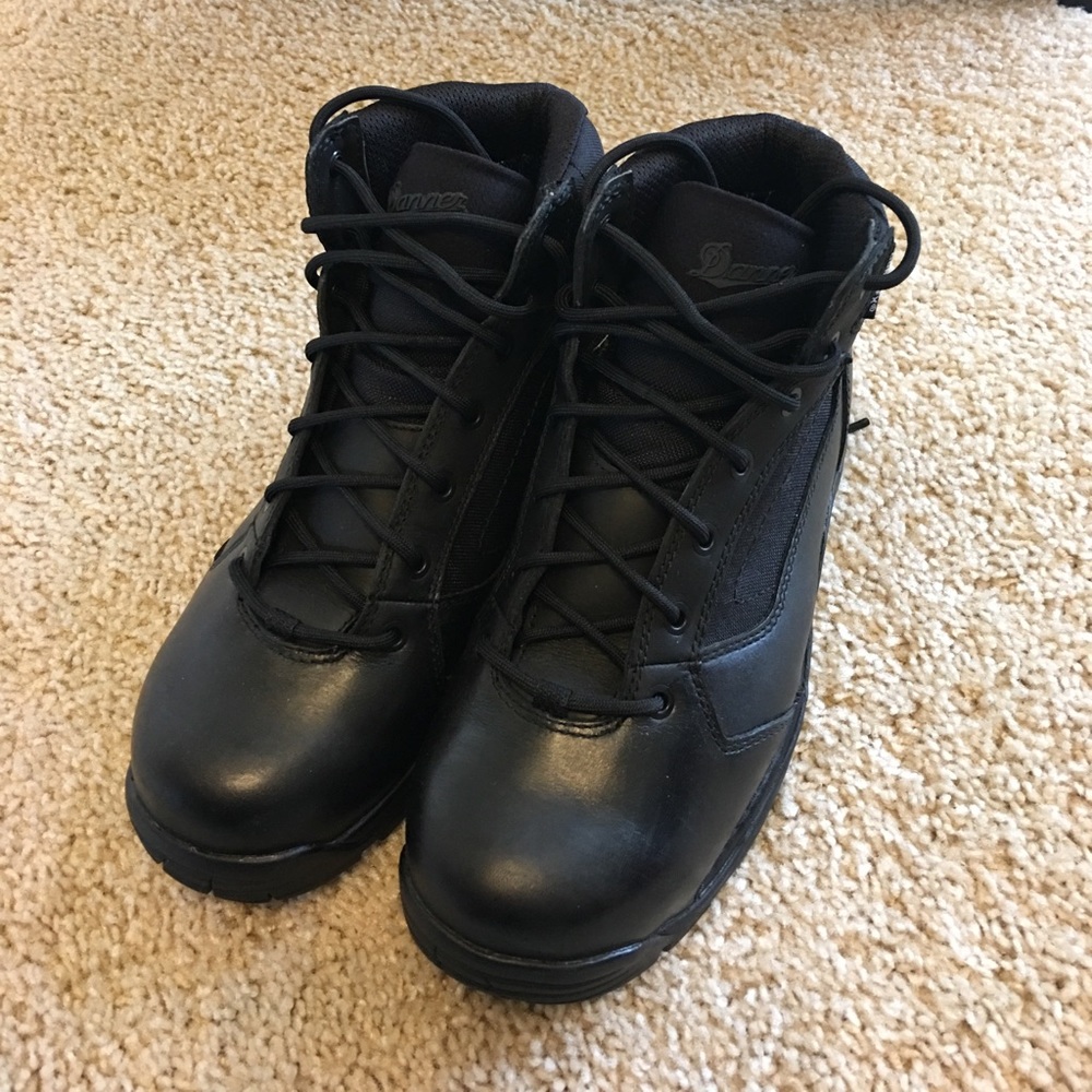 BRAND NEW Danner Boots! Size 9.5 in women's!