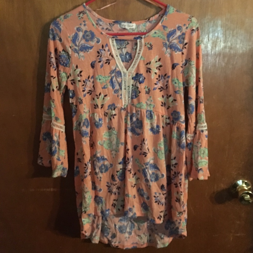 New without tags Coral floral 3/4 sleeve blouse!