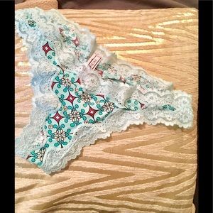 NEW W/TAGS Vict Secret Sexy Tanga Panty w/Lace
