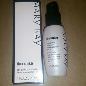 Mary Kay day moisturizer