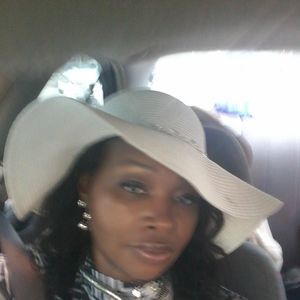 Meet your Posher, Josette