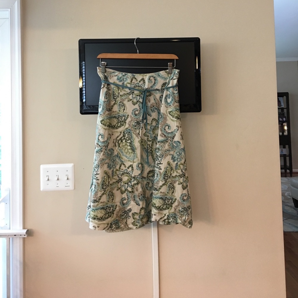 Ann Taylor LOFT patterned skirt