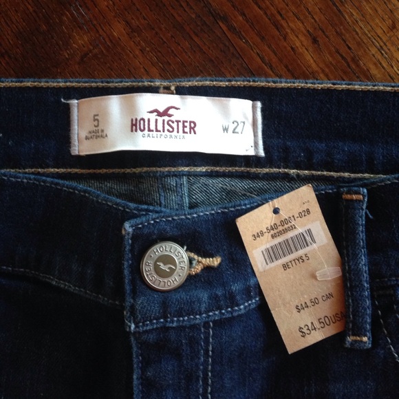 Last chance: BRAND NEW Hollister short-shorts - Picture 3 of 3