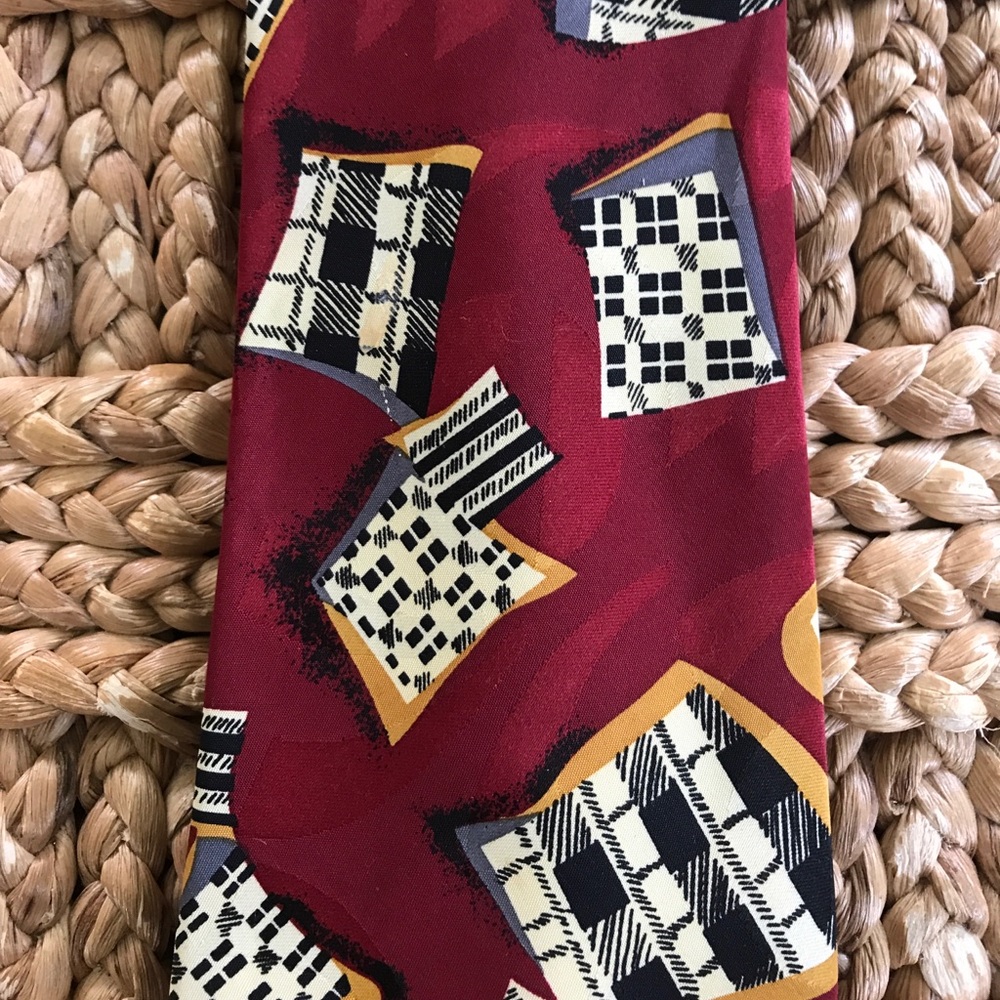 Tie - Picture 2 of 3