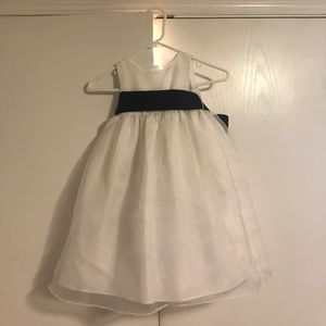 Girls size 3T formal white dress, navy sash!