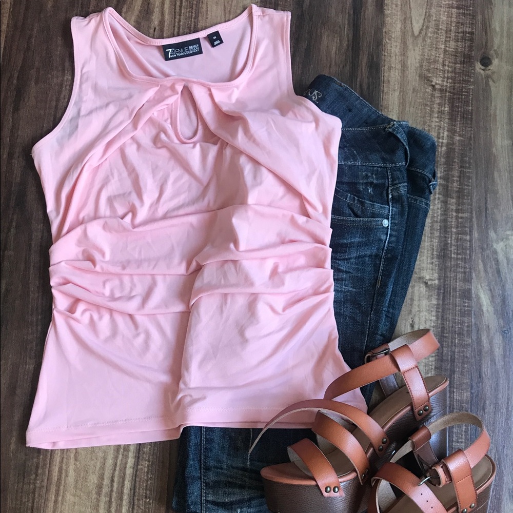 Cute light pink shirt!!